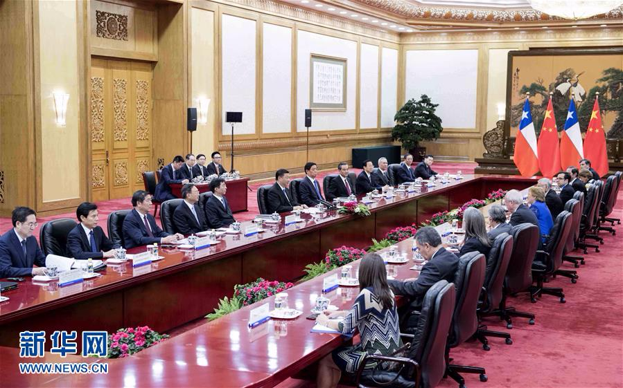 5月13日，国家主席习近平在北京人民大会堂同智利总统巴切莱特举行会谈。 新华社记者 李涛 摄