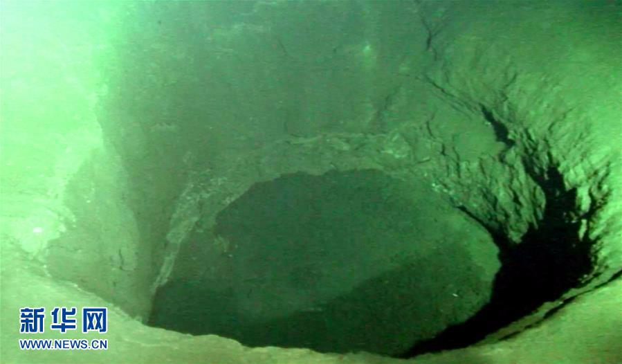 （在世界最深处下潜·图文互动）（6）“蛟龙”号马里亚纳海沟5天3潜 获得大量一手资料和深渊样品