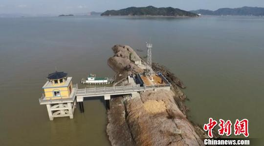 中国首个公益性无居民海岛海洋观测站于乐清湾落成