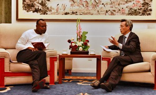 外交部非洲司司长林松添就赞比亚抓捕中国公民提出交涉 外交部网站图