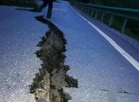 最新进展：九寨沟地震灾区国道堵点均已抢通
