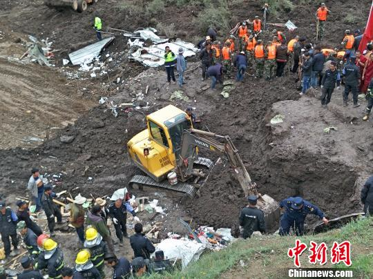 青海玛沁发生山体滑坡9人被埋已确定3人遇难