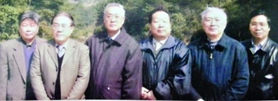 5年前，宁津生80岁寿辰时，6位院士合影，左起张祖勋、刘经南、宁津生、李德仁、陈俊勇、龚健雅