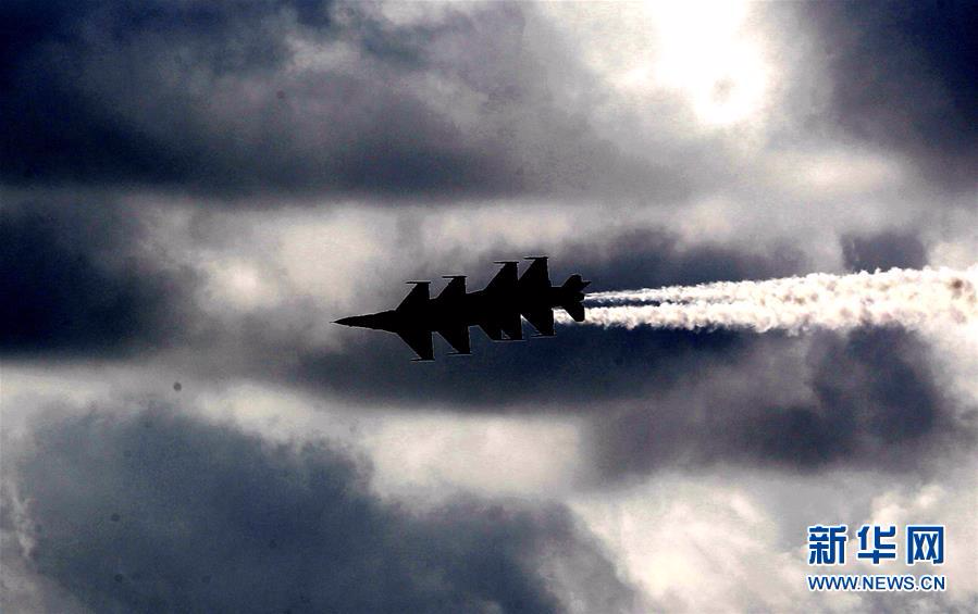 （国际）（4）美国空军“雷鸟”飞行表演队亮相休斯敦航展