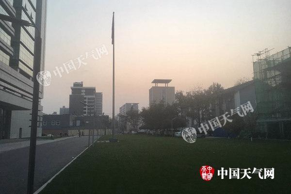 弱冷空气来袭 北京下午风力渐强最高17℃明天降温