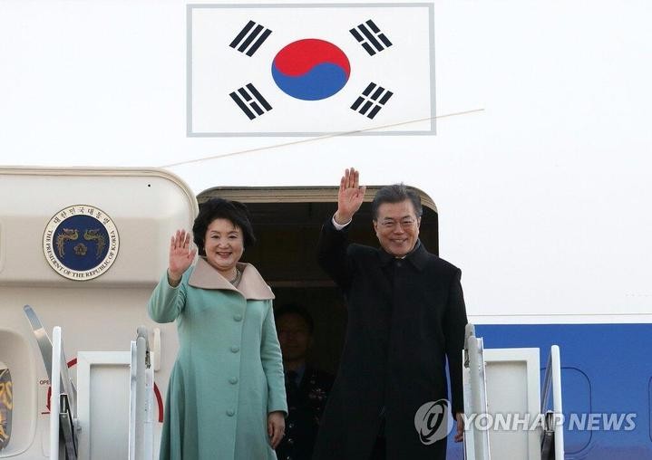 韩国总统文在寅抵达北京,开始对中国进行国事