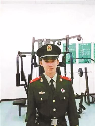 烈士庞题生前照片。图片来源：北京青年报
