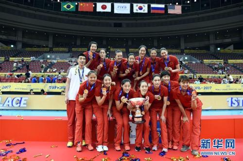 资料图：中国女排获大冠军杯。 新华社记者 马平 摄 图片来源：新华网