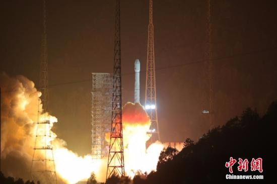 12月11日0时40分，中国在西昌卫星发射中心用长征三号乙运载火箭，成功将阿尔及利亚一号通信卫星发射升空。这是长征系列运载火箭的第258次飞行。 <span target='_blank' href='http://www.chinanews.com/'></div>中新社</span>发 王玉磊 摄