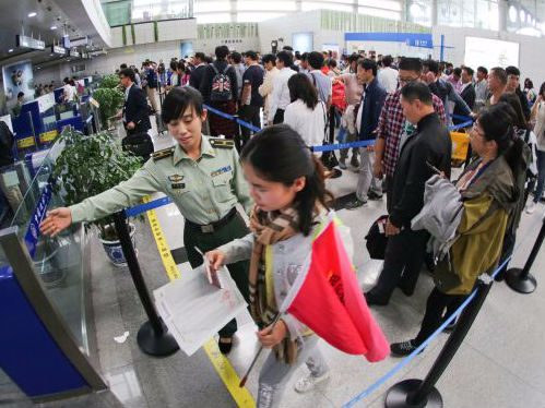 签落地签地区升至60个 中国游客春节出境游