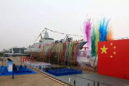 6月28日，海军新型驱逐舰首舰下水仪式在上海江南造船（集团）有限责任公司举行。（新华社）.jpg
