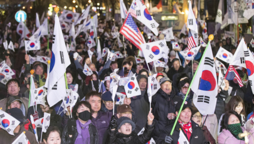 韩民众再举行大规模烛光集会