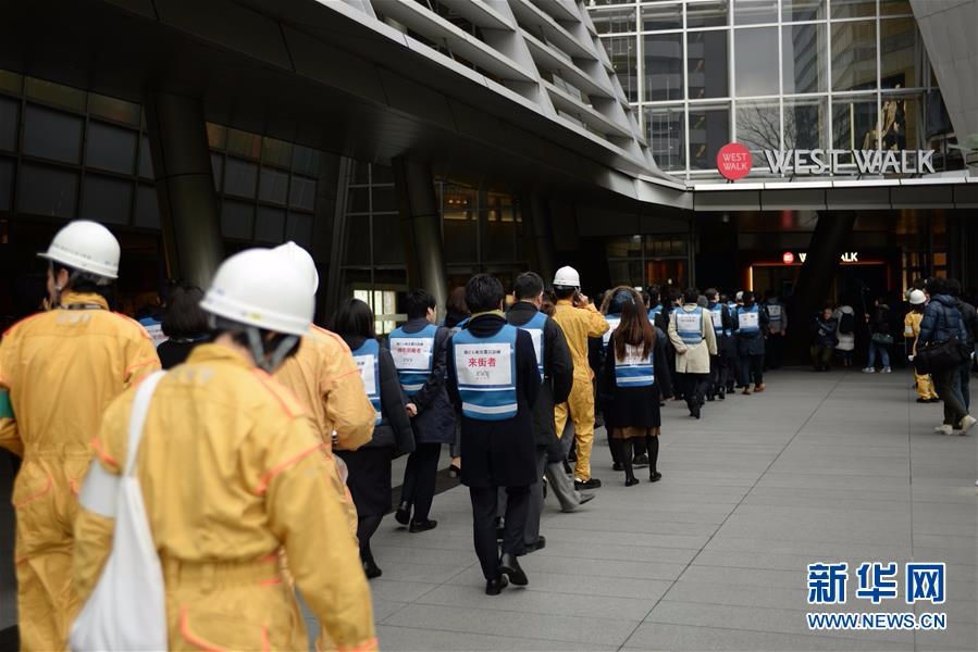 （国际·图文互动）（3）通讯：祈祷，更演练——日本各地纪念阪神大地震23周年