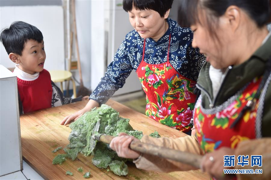 （社会）（5）“捣青草为汁” 和粉作青团