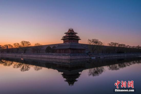 故宫角楼日出。 任中豪 摄 图片来源：CTPphoto