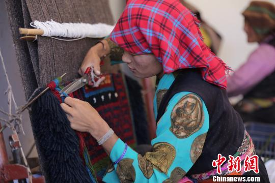 西藏日喀则布局“珠峰”七大产业预计脱贫七万余人