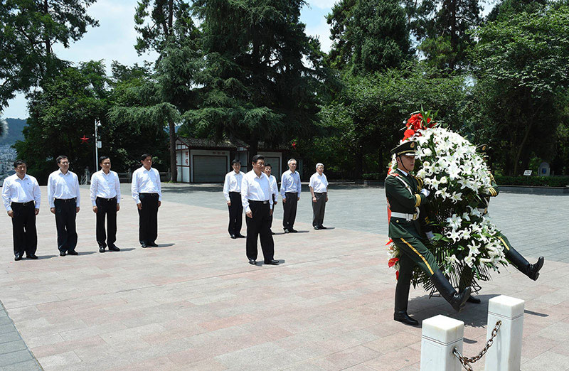 2015年习近平与群众在一起的亲密瞬间(组图)