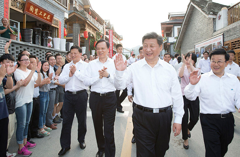 2015年习近平与群众在一起的亲密瞬间(组图)